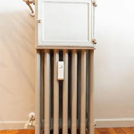 Damiki Luminoso, Lejlighed