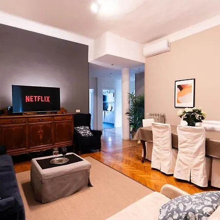 Damiki Luminoso, Appartement Turin