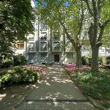 Damiki Luminoso, Turin